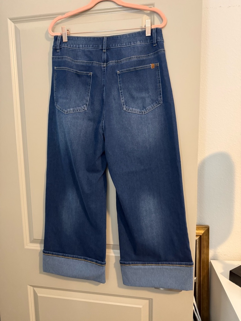 HALARA Cropped High Waisted Wide-Leg Jeans in Medium Blue